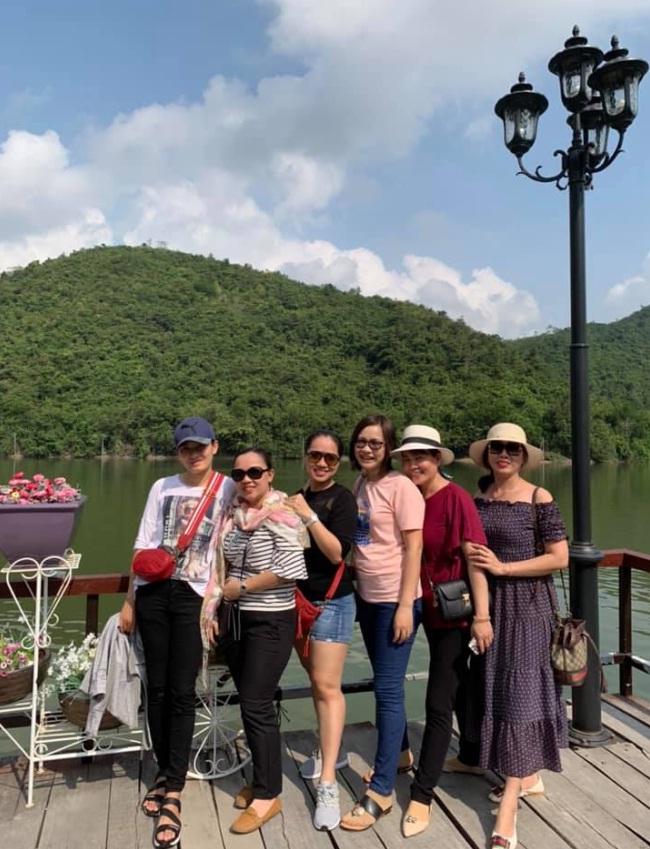 toàn thể CB.CNVLĐ nữ trong toàn công ty tại địa điểm Khu du lịch Hồ Kênh Hạ