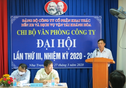 Đồng chí Ngô Văn Định - Bí thư Đảng ủy Công ty phát biểu chỉ đạo tại Đại hội