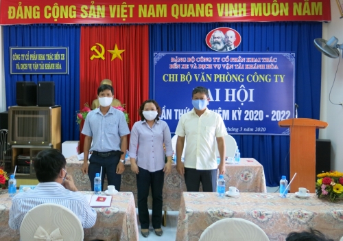 Cấp ủy Chi bộ Văn phòng Công ty nhiệm kỳ III 2020-2022 ra mắt trước Đại hội