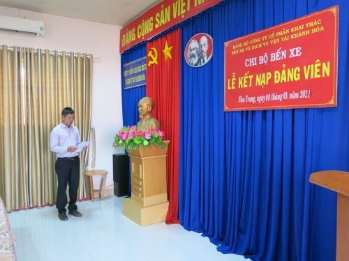 Đảng viên tuyên thệ.