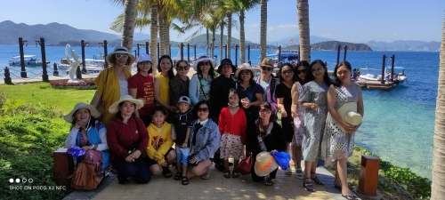 BCH Công đoàn cơ sở phối hợp với Ban nữ công công ty tổ chức cho lao động nữ Công ty đi tham quan dã ngoại tại đảo Hòn Tằm