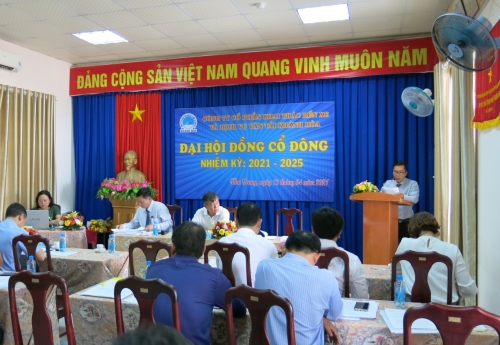 Ông Phạm Huy Hoàng - Trưởng Ban kiểm soát Công ty báo cáo của Ban kiểm soát về kết quả kinh doanh của Công ty, báo cáo tự đánh giá của BKS và của từng kiểm soát viên năm 2020 và nhiệm kỳ 2015-2020, và Thông qua tờ trình phân phối lợi nhuận và mức cổ tức năm 2020.