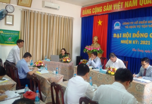 Thảo luận và biểu quyết thông qua các nội dung Đại hội do ông Trần Huy Hoàng - Chủ tịch HĐQT chủ trì.