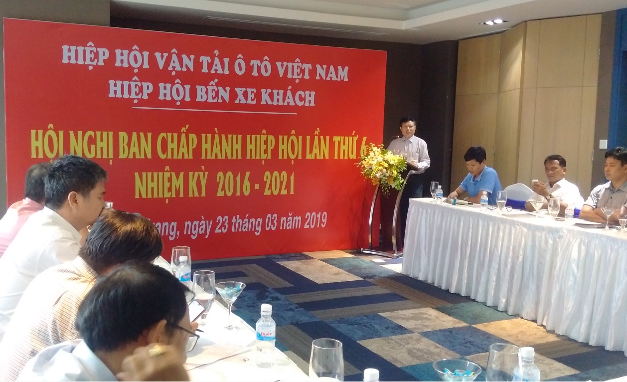 Ông Nguyễn Văn Quyền - Chủ tịch Hiệp hội Vận tải ô tô Việt Nam phát biểu tại Hội nghị